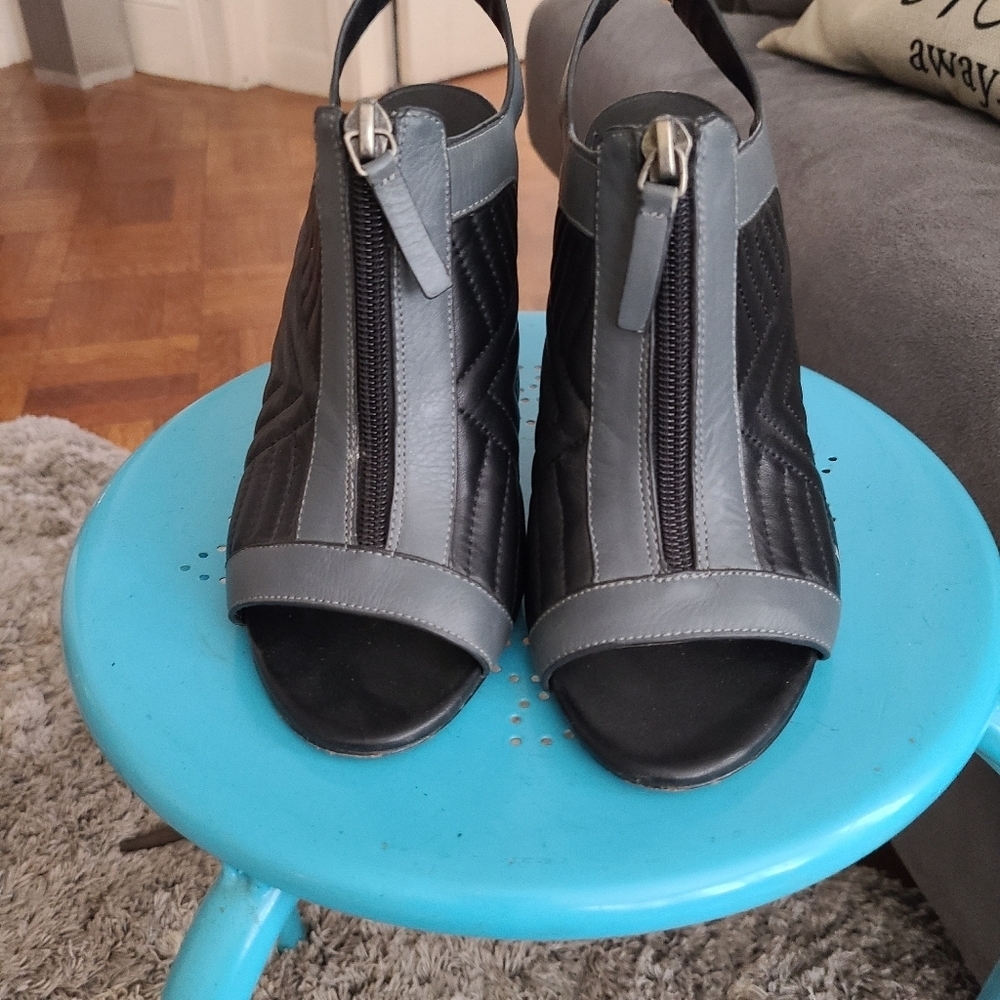 Charles David peep toe heels Hp🔥🔥🔥🔥